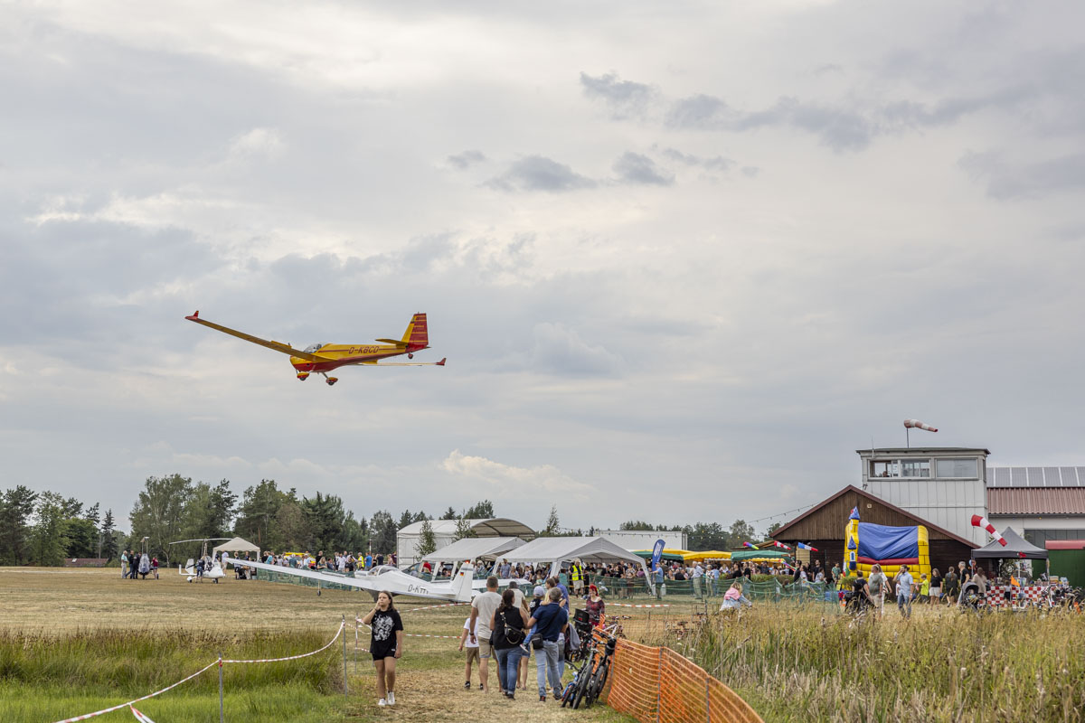 Flugplatzfest Tirschenreuth: Tolle Stimmung und viele Rundflüge beim Segelflugclub Stiftland