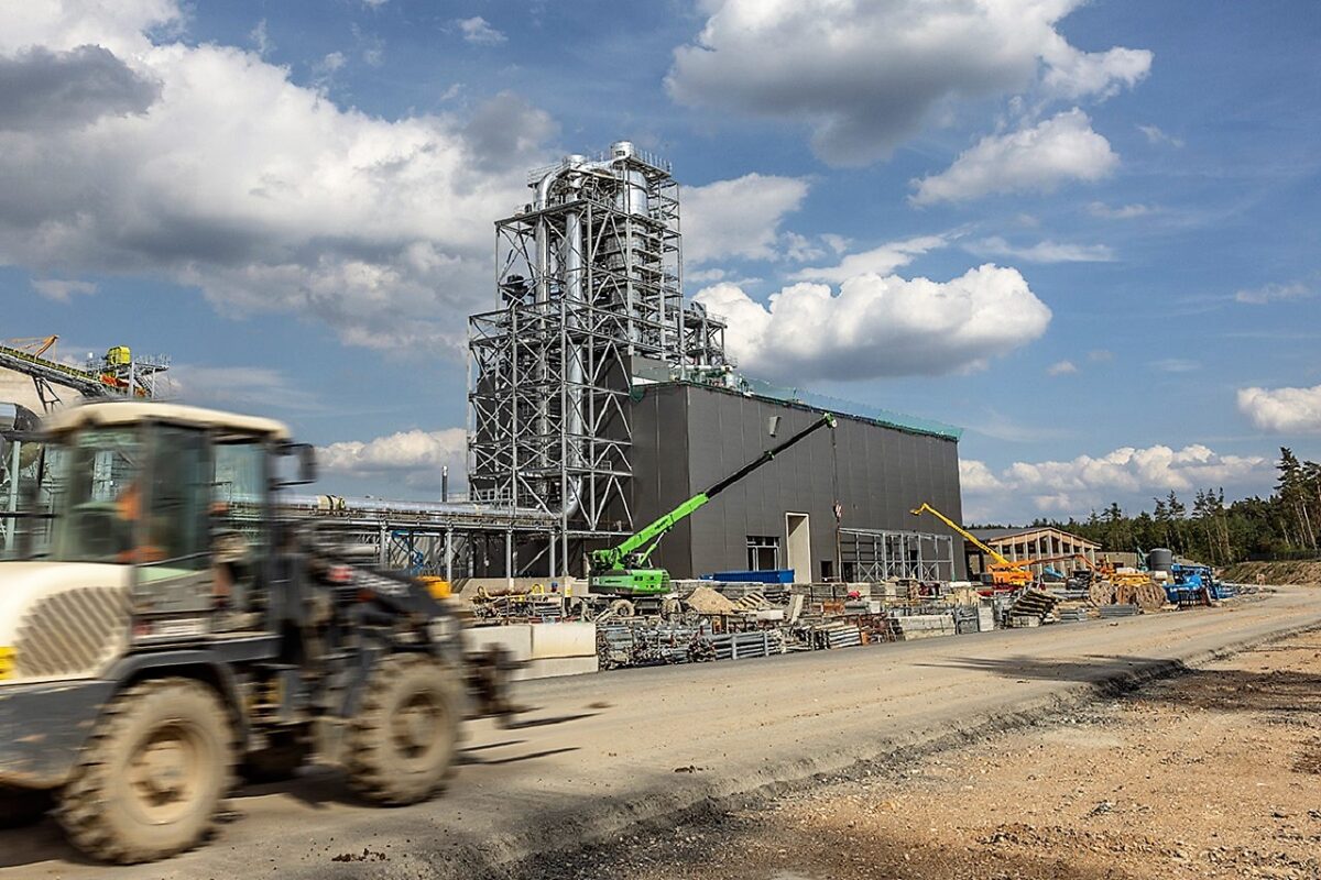 Ziegler Group in Rekordzeit zum Naturhelden: Produktionsstart im Dämmfaserplattenwerk