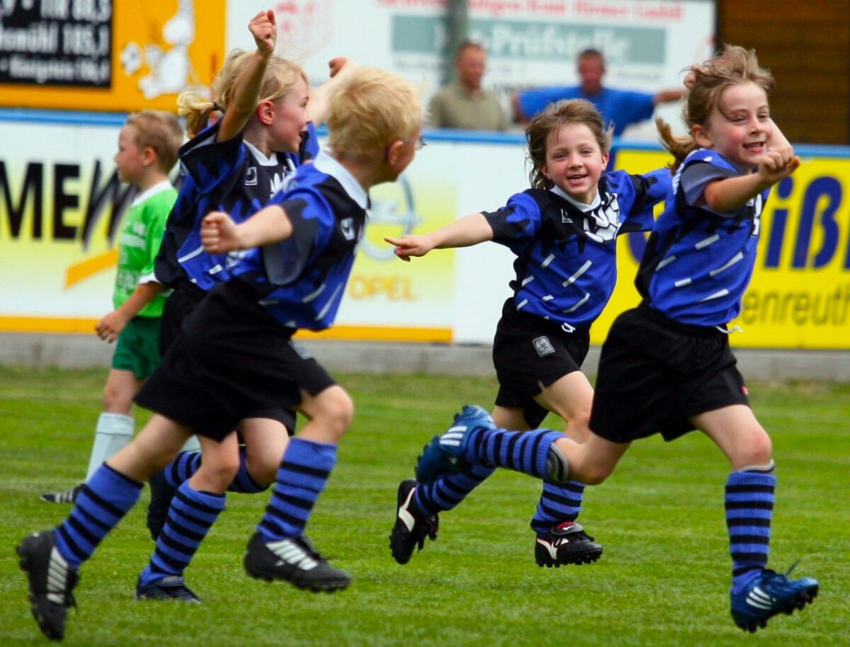 Fußballvereine und Firmen aus der Region gehen neue Wege