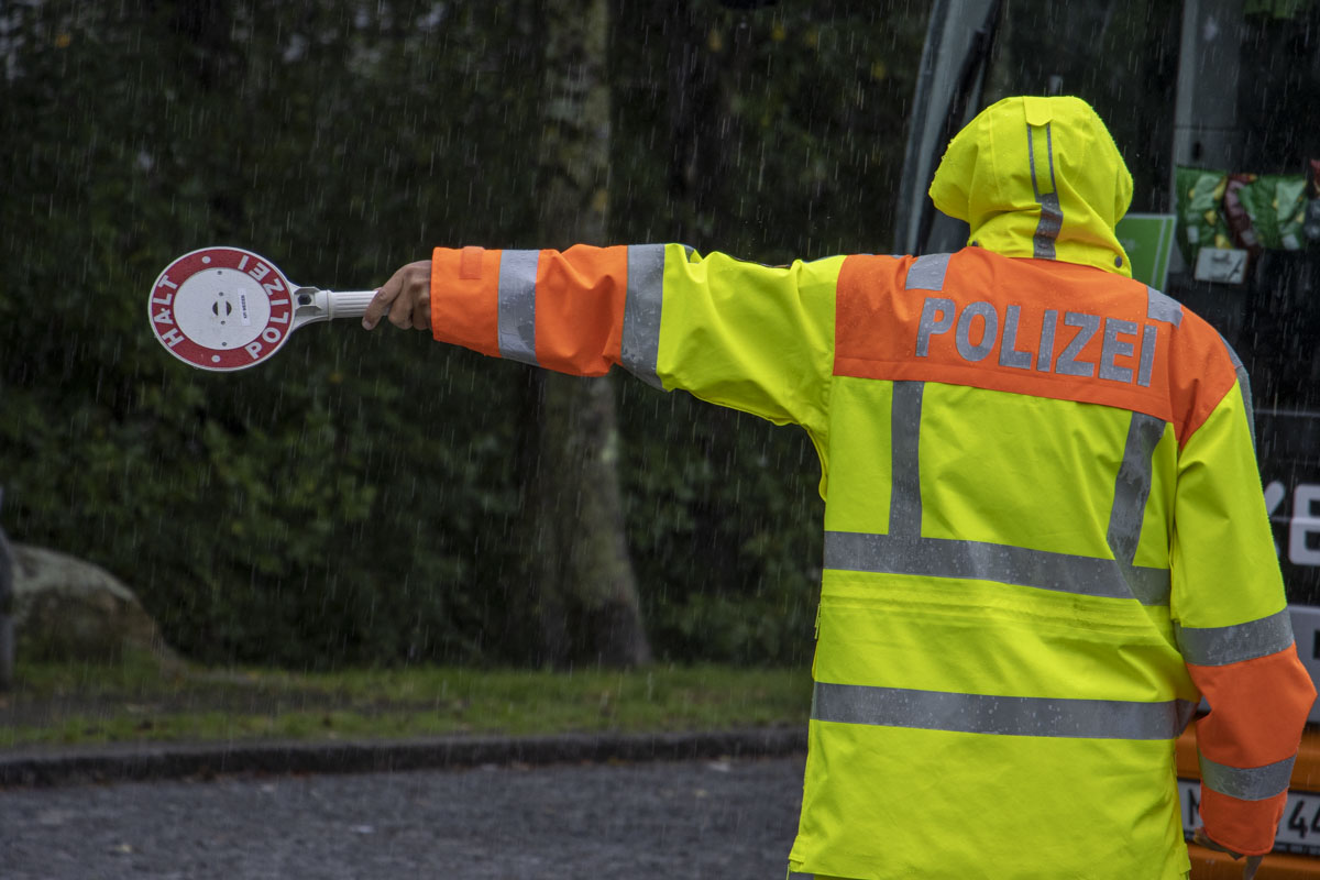 Autofahrer unter Einfluss von Alkohol und Drogen aus dem Verkehr gezogen