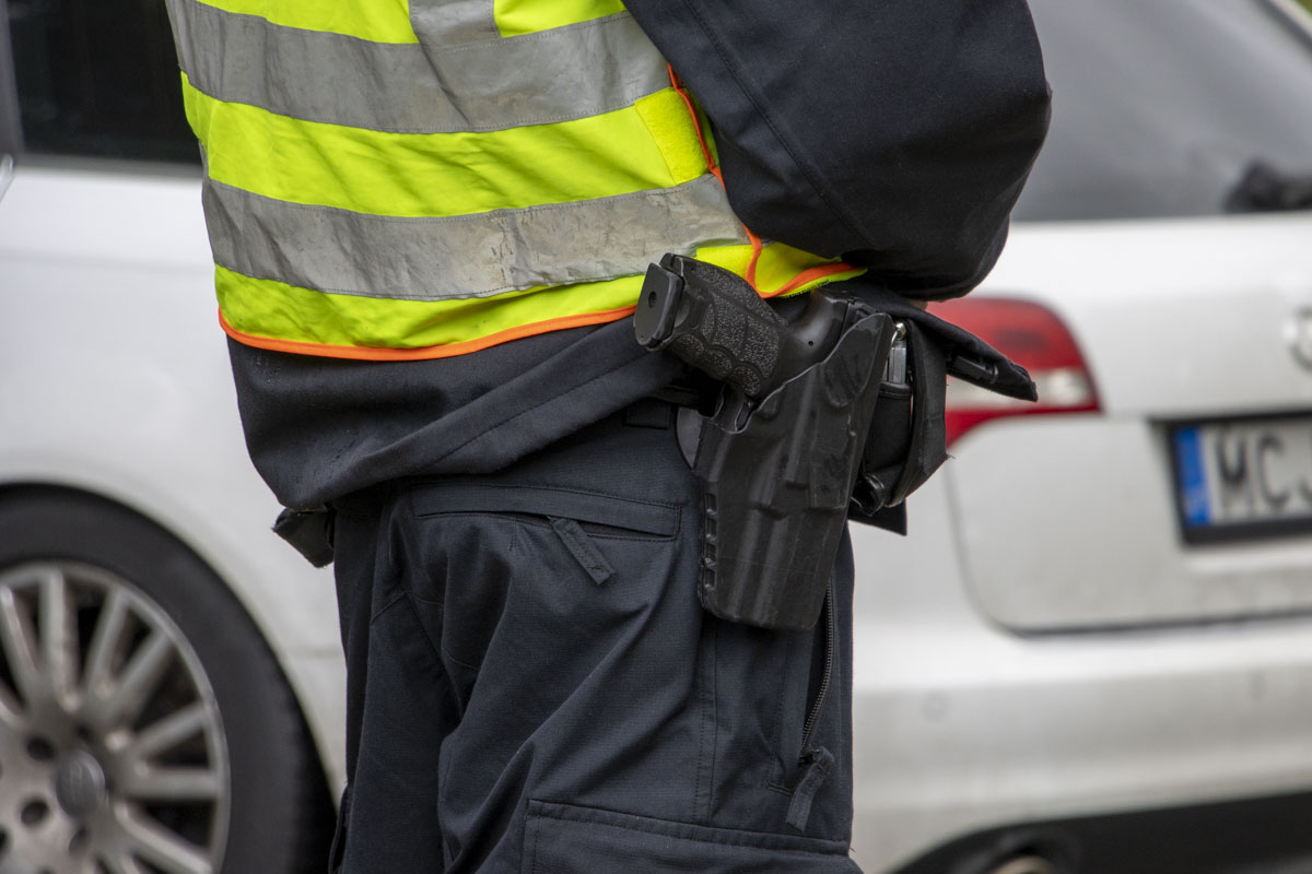 Polizei Waffe Symbolbild