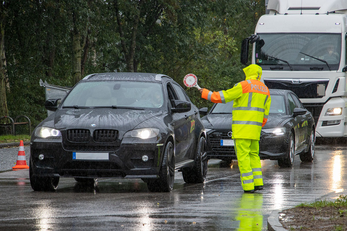 Verkehrskontrolle Polizei Symbolbild
