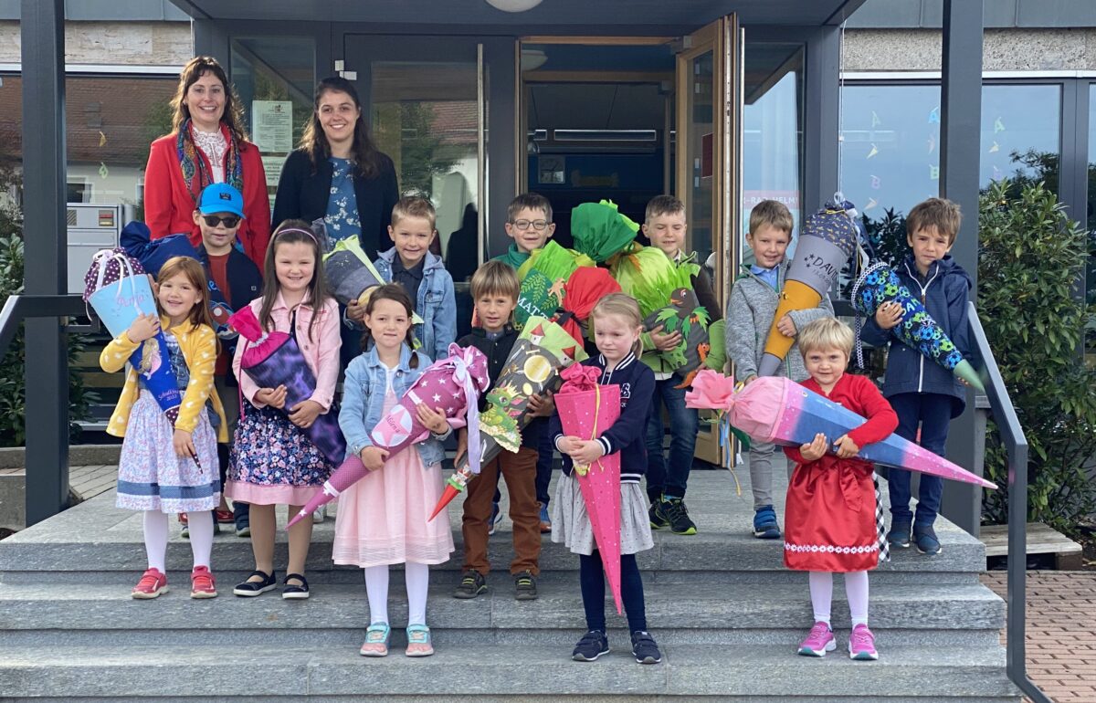 "Herzlich Willkommen" für zwölf Erstklässler in Tännesberg