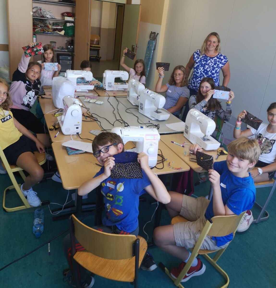 Alle Kinder haben den "Nähmaschinenführerschein" bestanden