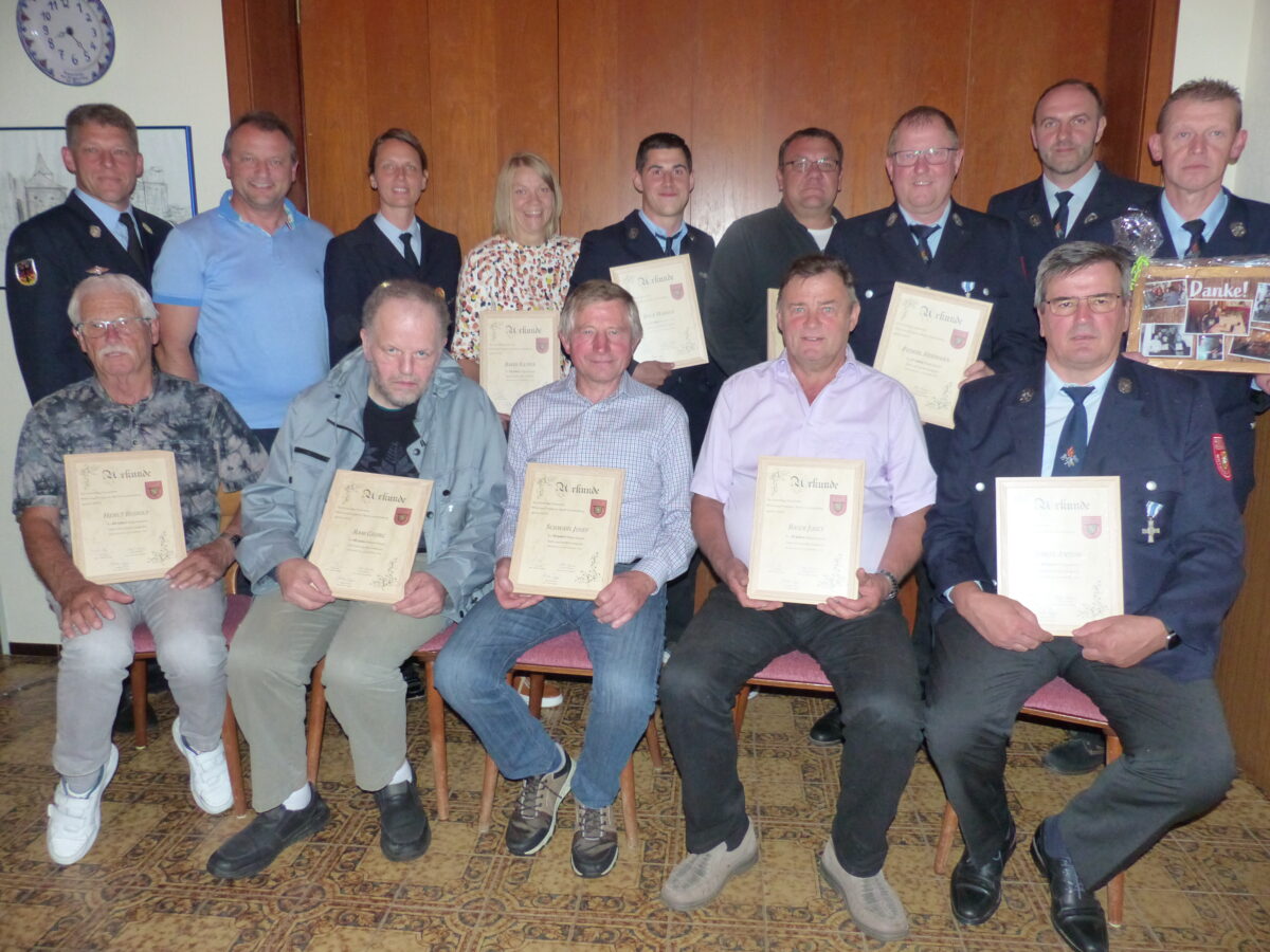 Kochbuch statt Weihnachtsfeier bei der Feuerwehr Wittschau/Preppach