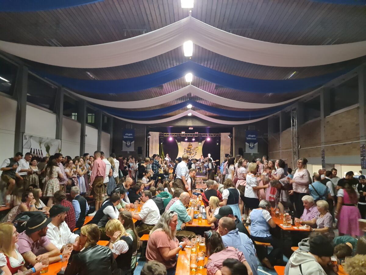 Oktoberfest mit Tanz - bis die Sohlen rauchten