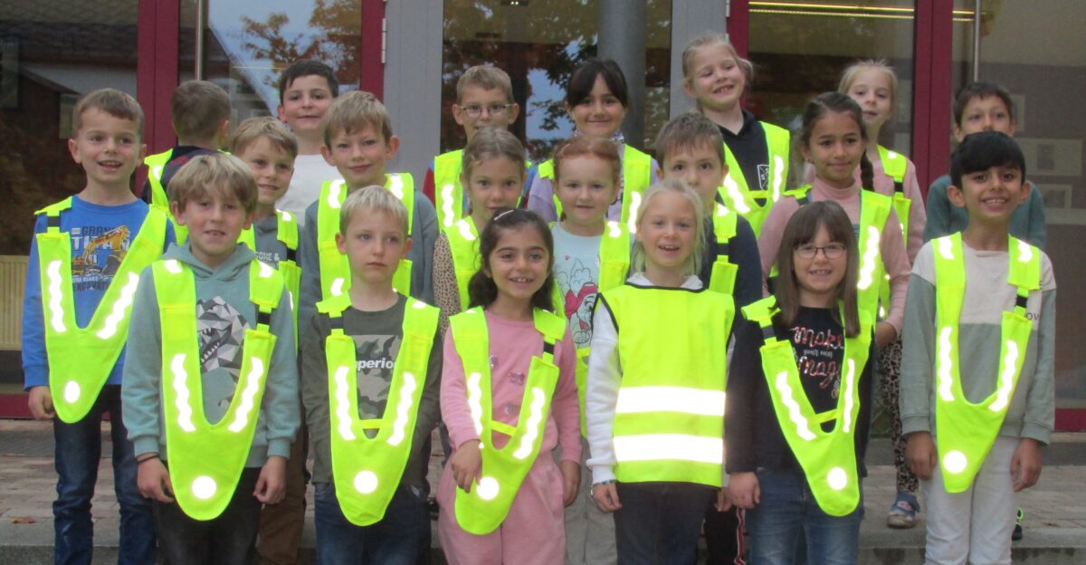 Sicher durch die dunkle Jahreszeit: Warnwesten für Schulanfänger