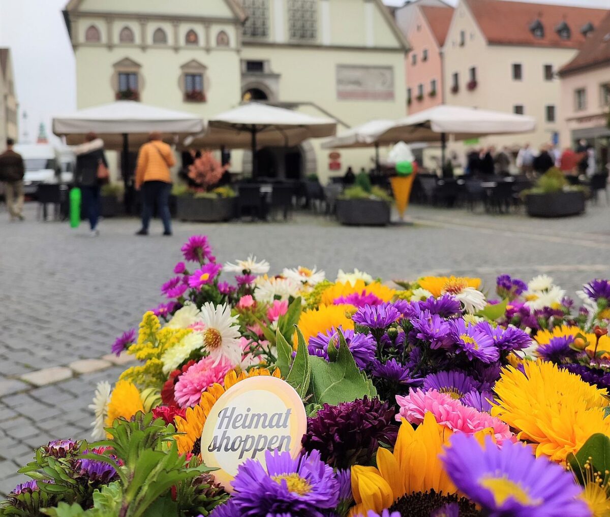 Einkaufserlebnis vor Ort - dem Onlinehandel die Stirn bieten