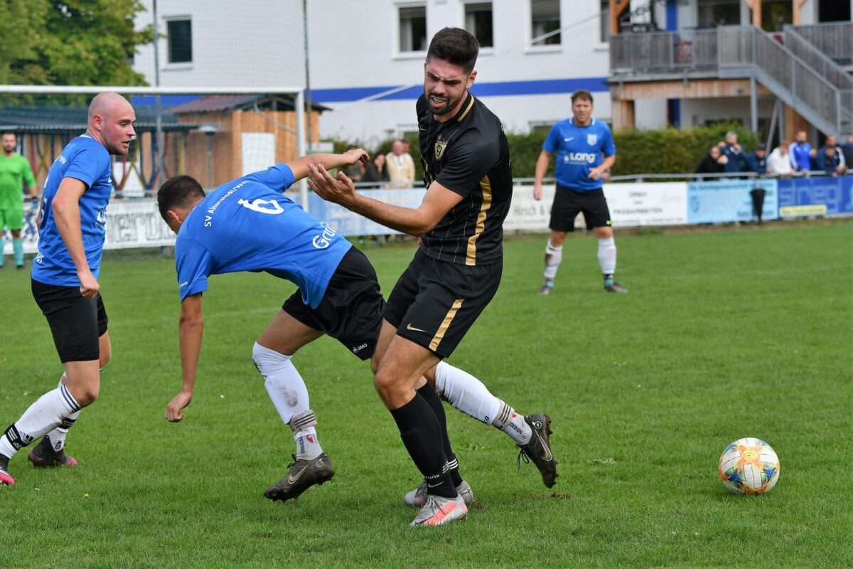 Kreisklasse Ost: Zweikampf um die Spitze geht weiter, doch auch Irchenrieth lauert