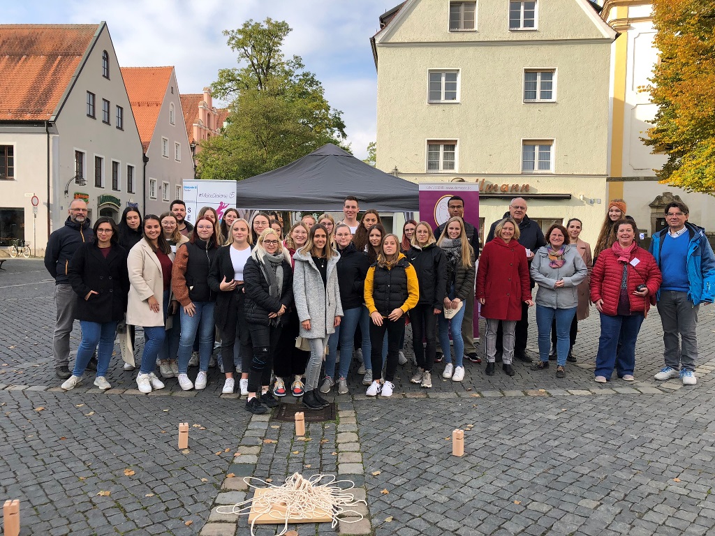 Über 100 Selbsthilfegruppen in der Region: Infostand in Weiden
