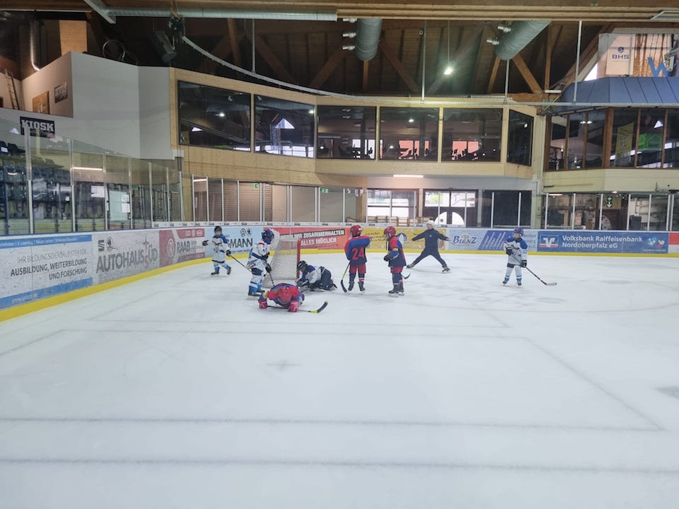 Eishockey-Nachwuchs: Nur die U 17-Jugend "rutschte" aus