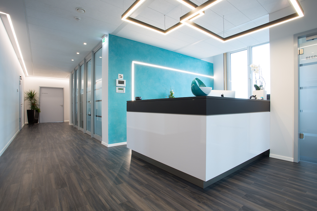 Hier gibt es das strahlende Lächeln zurück