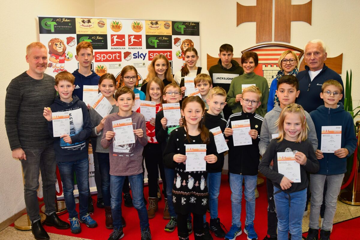 Disziplin und Engagement bewiesen: Sportabzeichen beim VfB