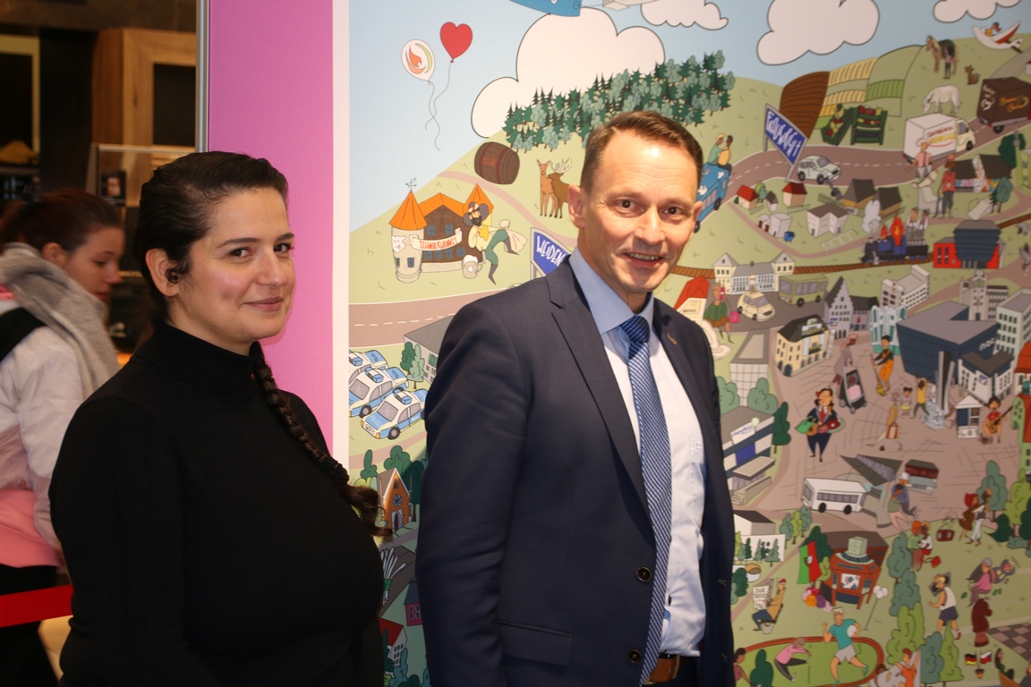 Gepuzzeltes Stadtmarketing für den guten Zweck: Weiden ist Bayerns erste Wimmelstadt