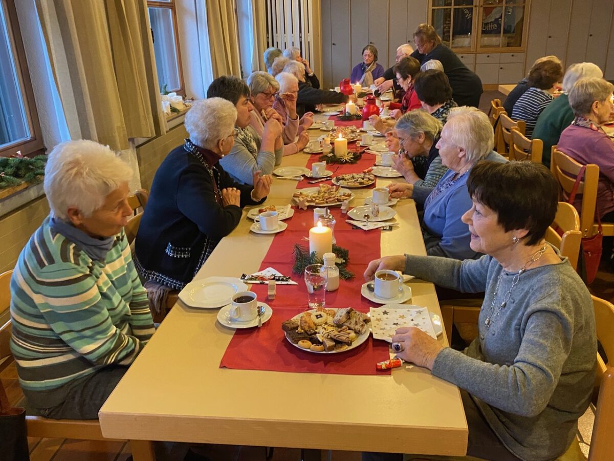 Adventsfeier beim Seniorennachmittag