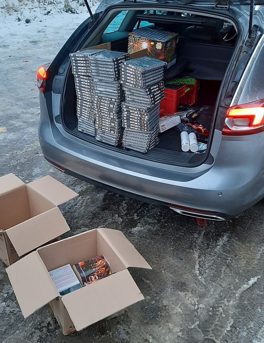 Böller, Messer und Drogen – Bundespolizei verhindert Einfuhr nach Deutschland