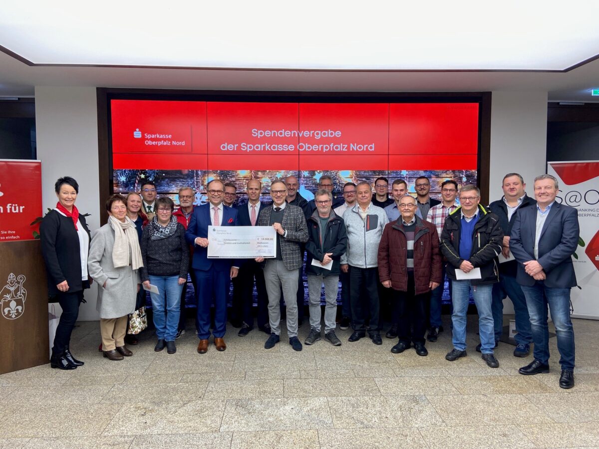 Die Sparkasse greift für Vereine und Initiativen tief in die Tasche
