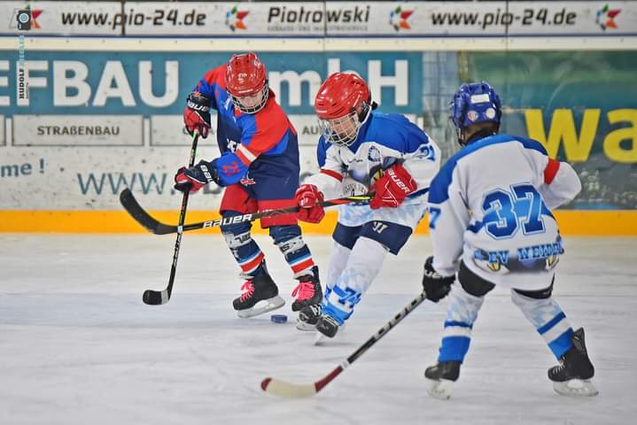 U 9 und U 15 der Young Blue Devils spielen weiter stark auf