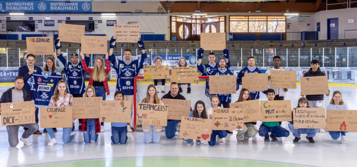 Beeindruckendes Projekt zweier Schulen mit den Blue Devils Weiden