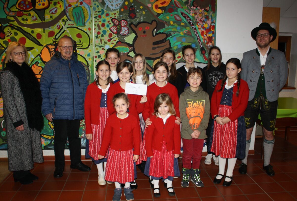 Trachtenjugend bastelt für schwerkranke Kinder