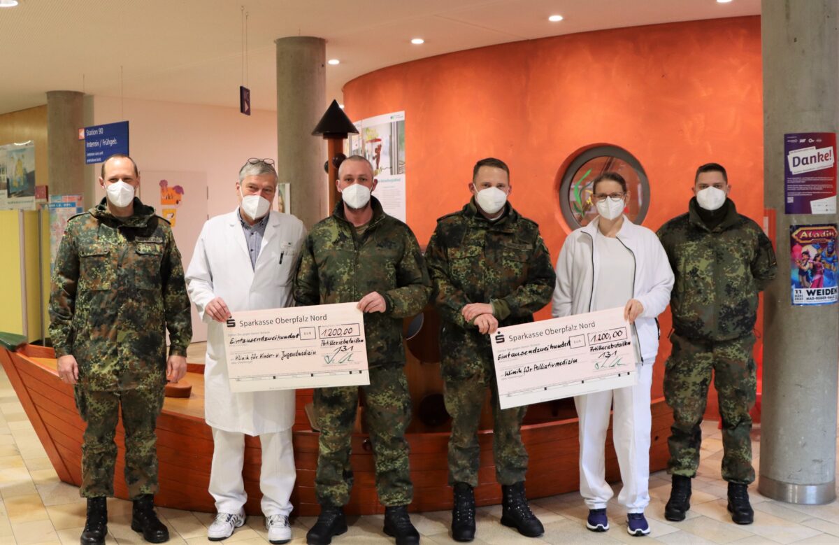 Weidener Soldatinnen und Soldaten zeigen ein Herz für Kinder und Hunde