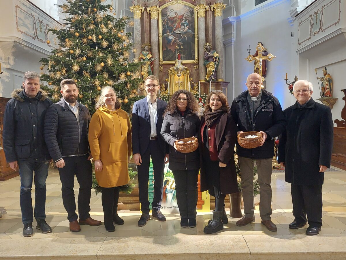 Mit großer Sorge und Würde: Benefizveranstaltung für die Tafel Weiden