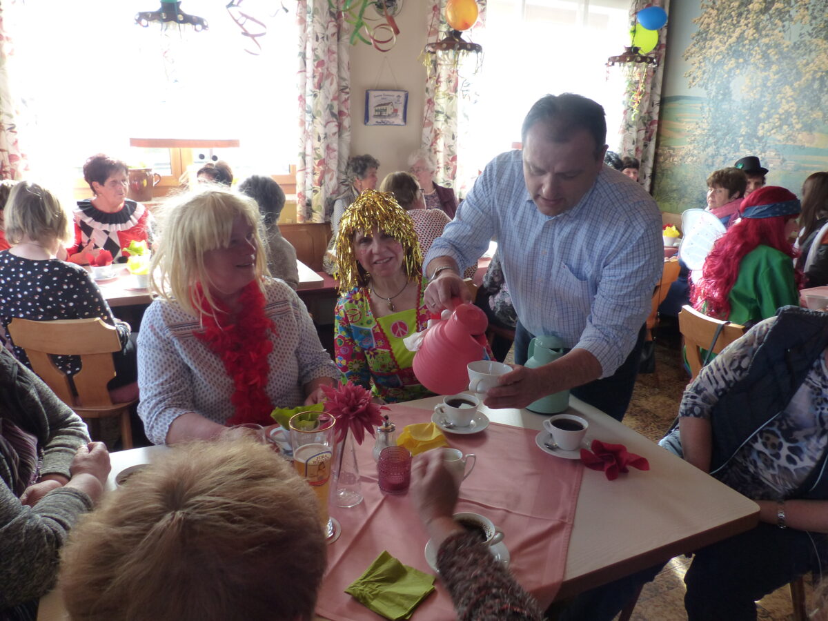 In Wieselrieth tanzt der Bürgermeister zum Fasching