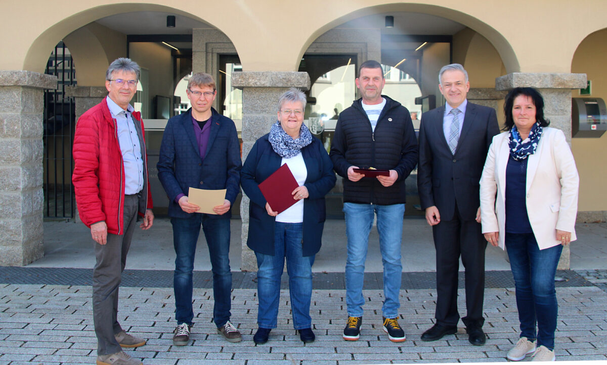 Landrat gratulierte zu insgesamt 100 Jahren Dienst für den Landkreis