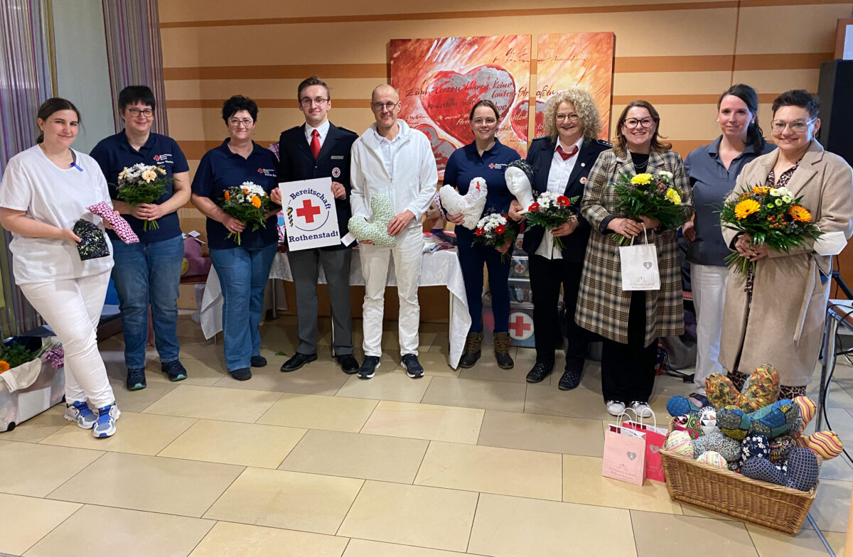Ein Herz für Frauen: praktische Geschenke für Brustkrebspatientinnen am Klinikum