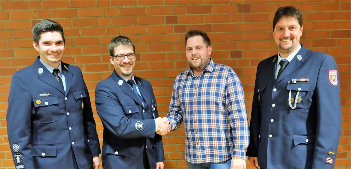 Die Etzenrichter Feuerwehr dankte Fabian Weidensteiner für seine unermüdlich geleisteten Dienste.