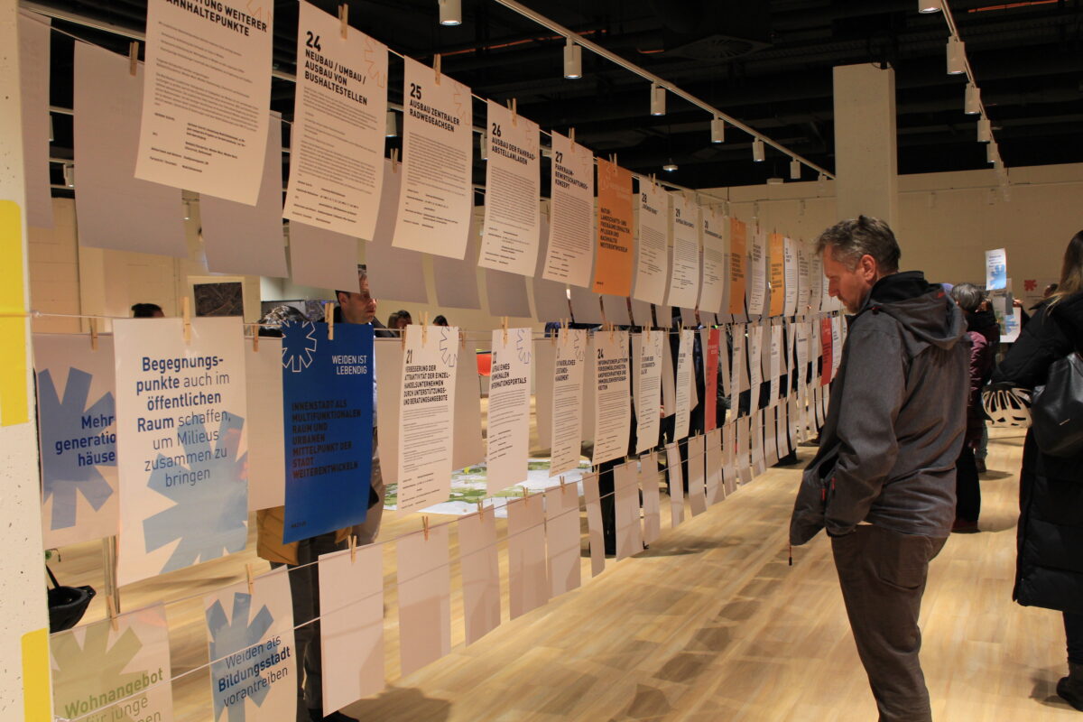 Bürger greifen zu den grünen Punkten