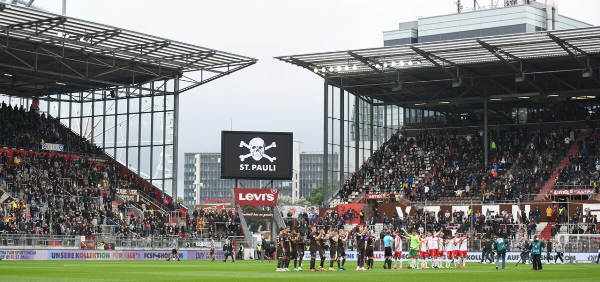 1000 Jahn-Fans reisen mit Regensburger Lazarett zum Seriensieger St. Pauli