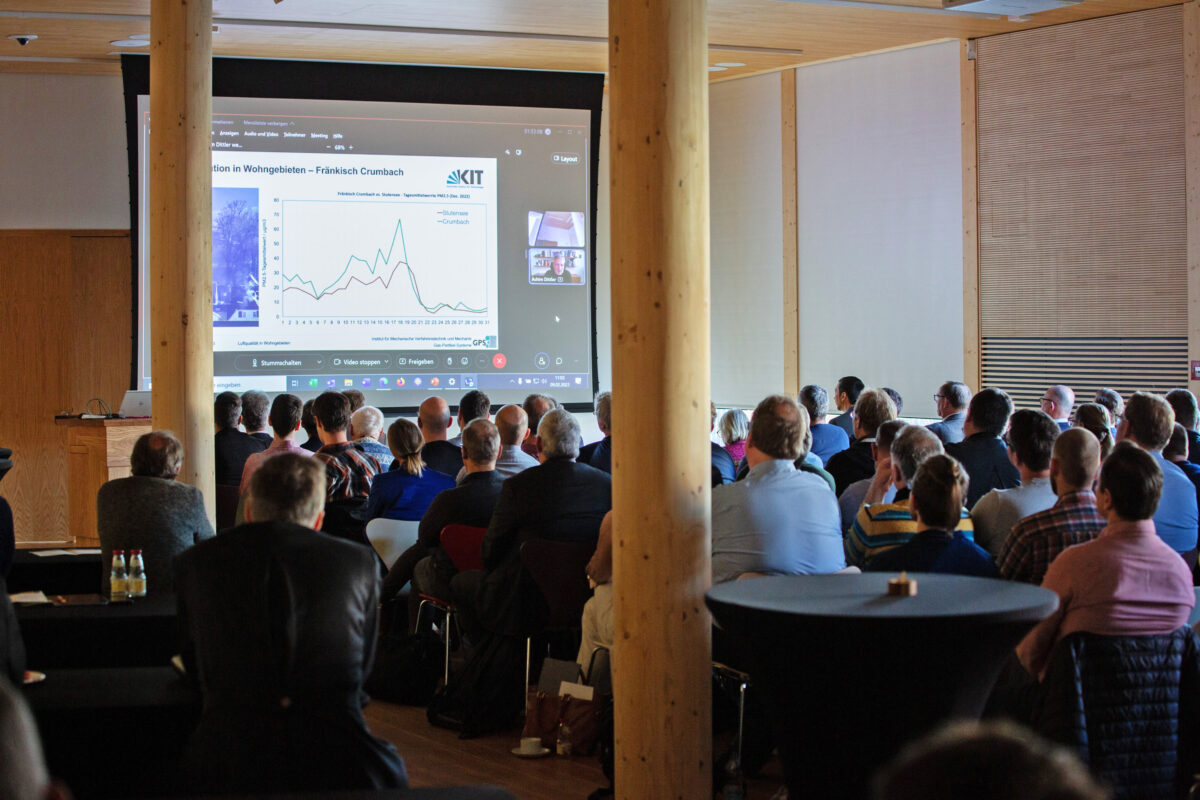 Holzöfen: Experten diskutieren Maßnahmen zur Feinstaubreduzierung