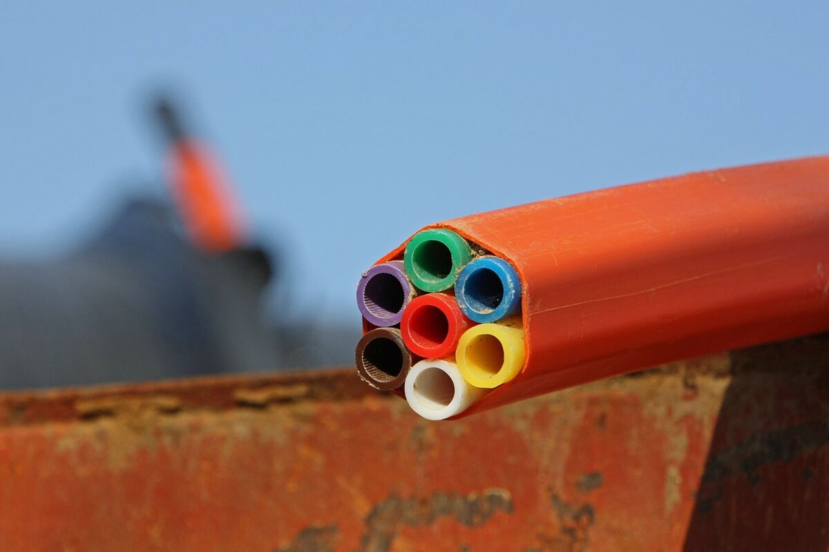 Trotz Bauchschmerzen: Flossenbürger Gemeinderat will Glasfaser-Ausbau