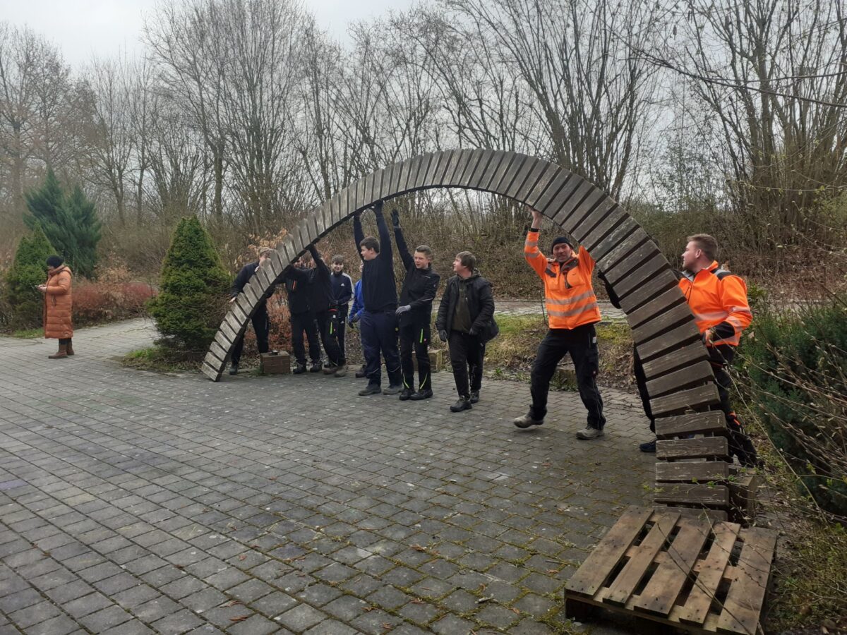 "Wir machen das"-Aktion: Schüler bauen ein offenes Klassenzimmer