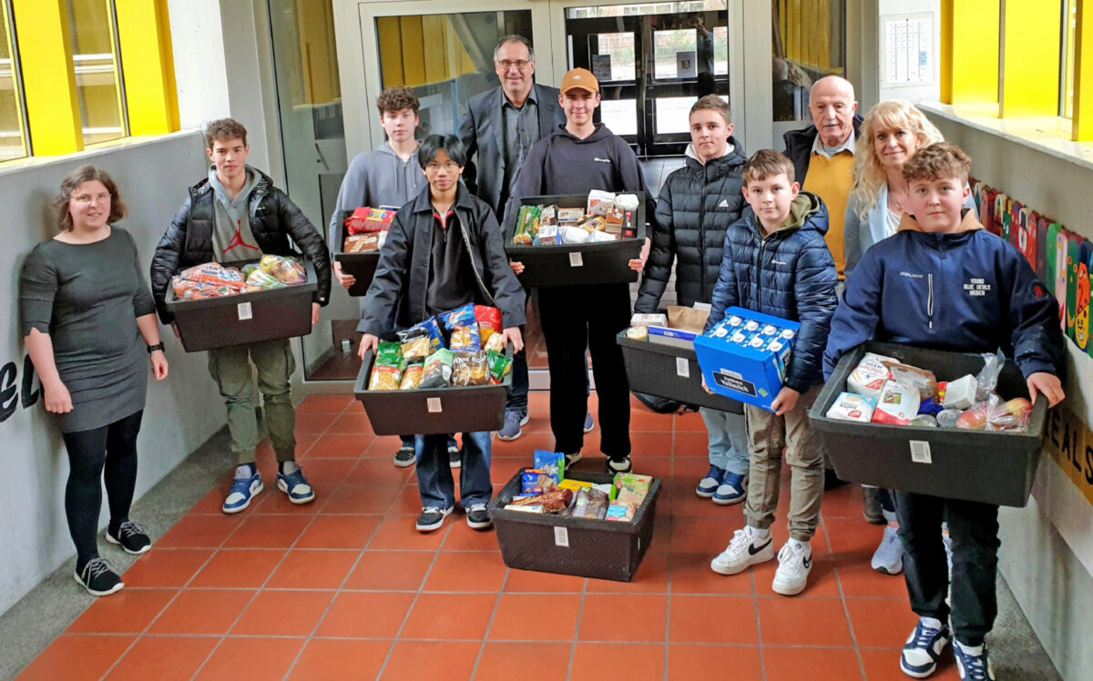 Hans-Scholl-Realschule macht sich für 'Tafel' stark Foto: Hans-Scholl-Realschule
