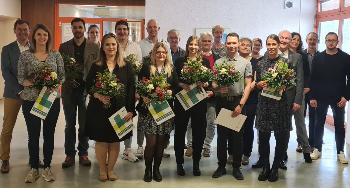 Kliniken AG: Neun Mitarbeiter in Intensiv- und Anästhesiepflege geschult