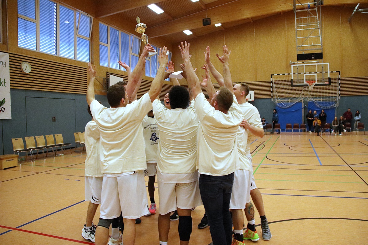 Basketball: Die DJK Pressath holt zum dritten Mal den Bezirkspokal