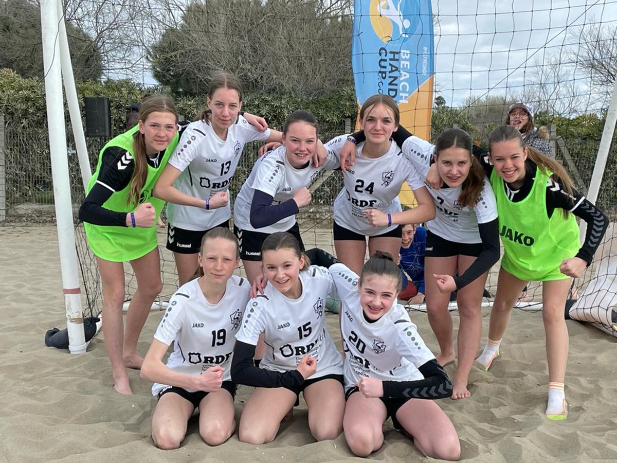 Nachwuchs der HSG Weiden begeistern beim Easter-Beachhandball-Cup in Cavallino