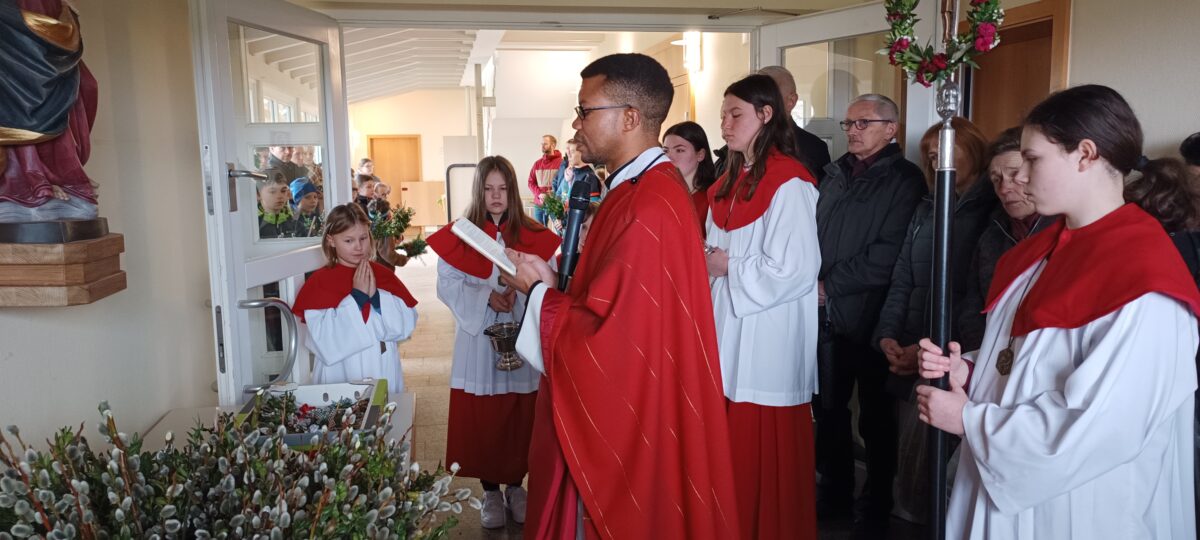 Firmlinge und Erstkommunionkinder bereiten sich auf Ostern vor