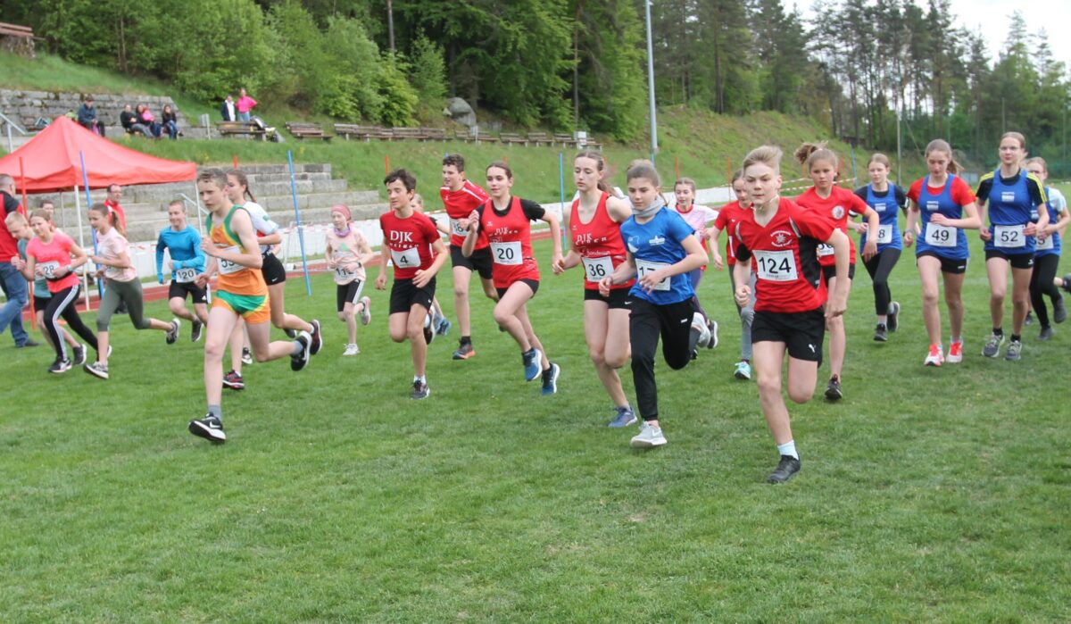 Flossenbürger Burglauf lockte Läuferinnen und Läufer aus der ganzen Region an