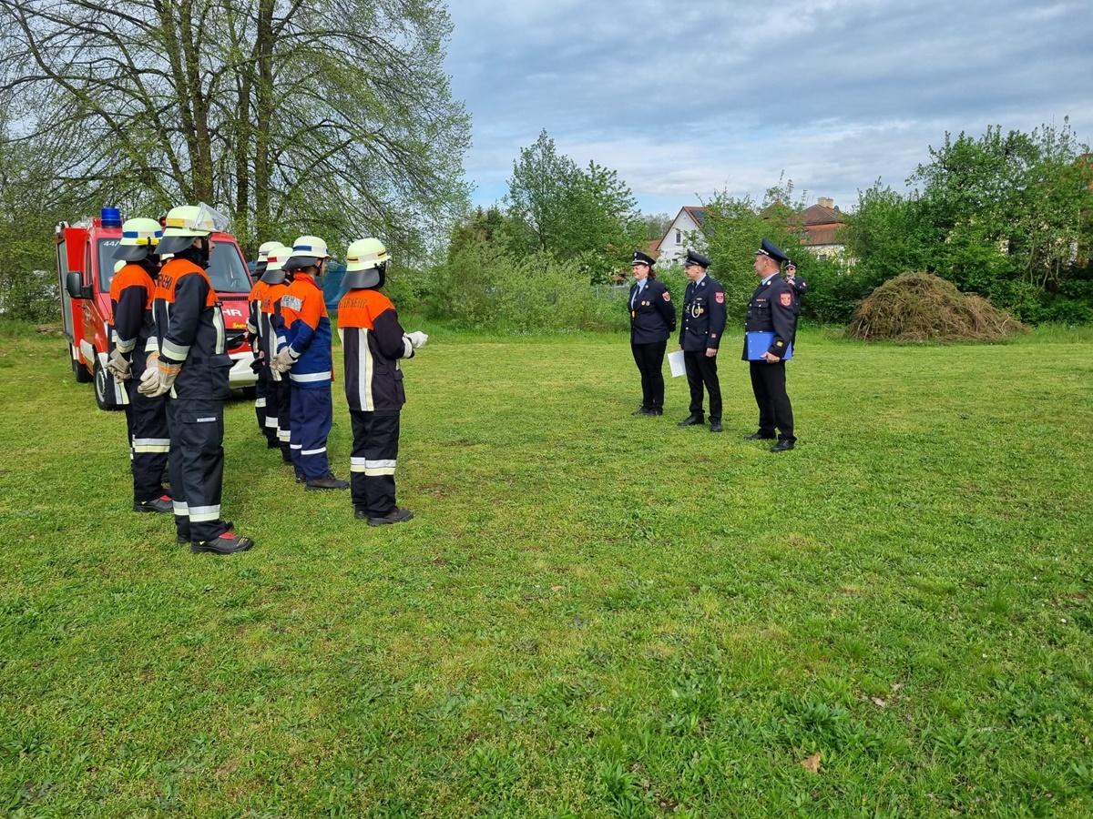 Erfolgreiche Leistungsprüfung bei der Feuerwehr
