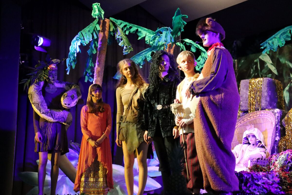 Zuschauer in die Welt Moglis entführt