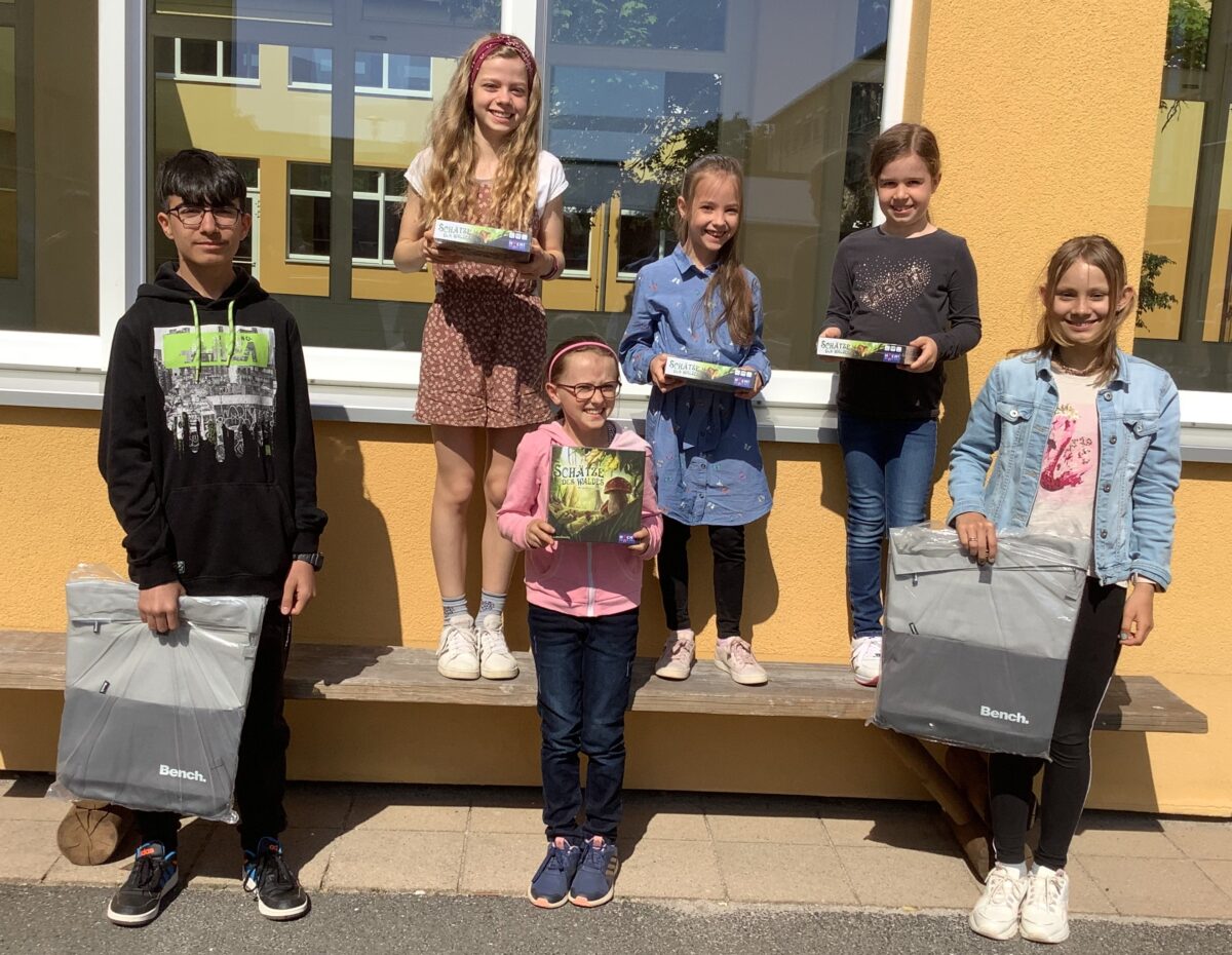 Wie sieht Zusammenhalt aus? Grund- und Mittelschüler in künstlerischer Mission