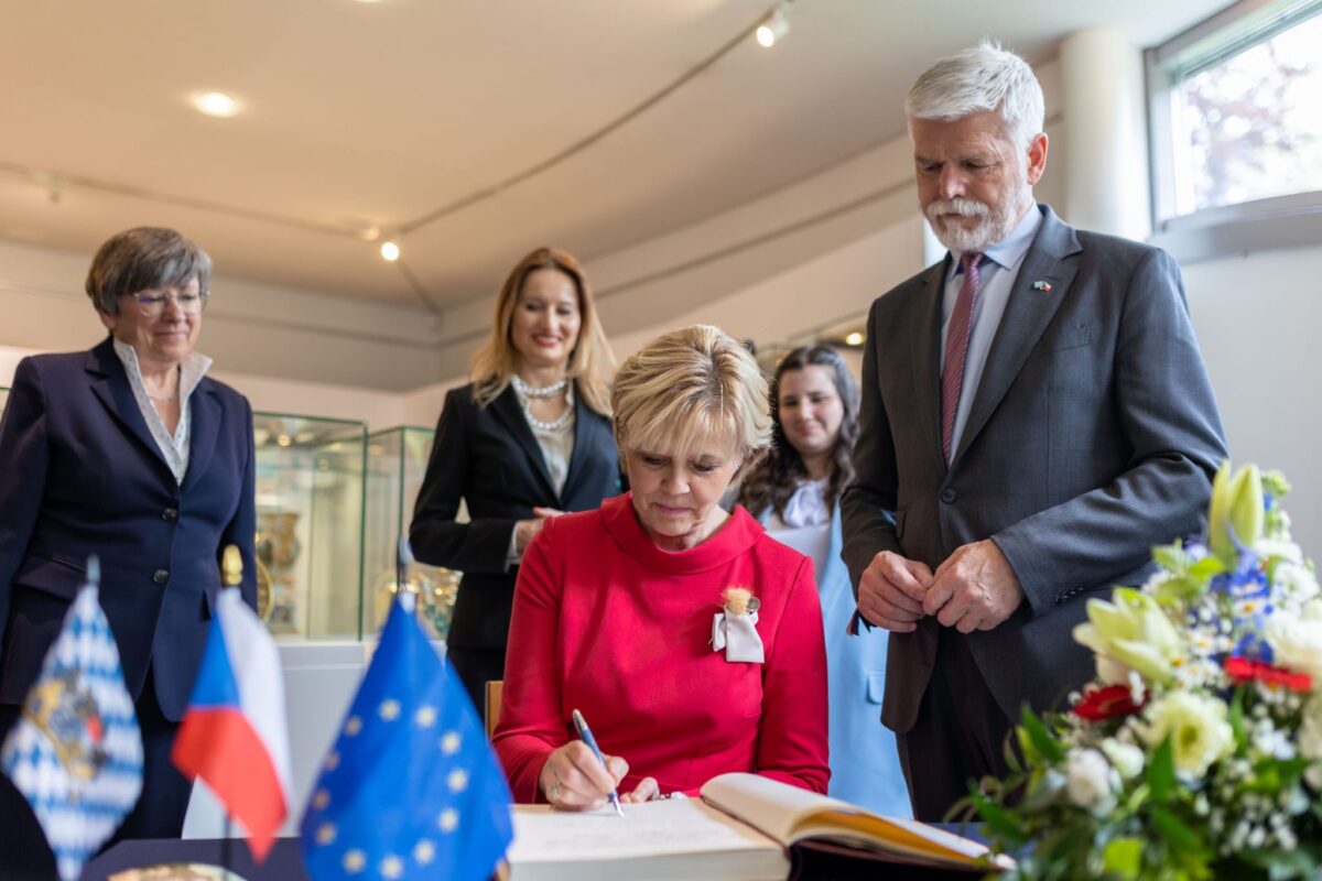 Hoher Staatsbesuch im Porzellanikon