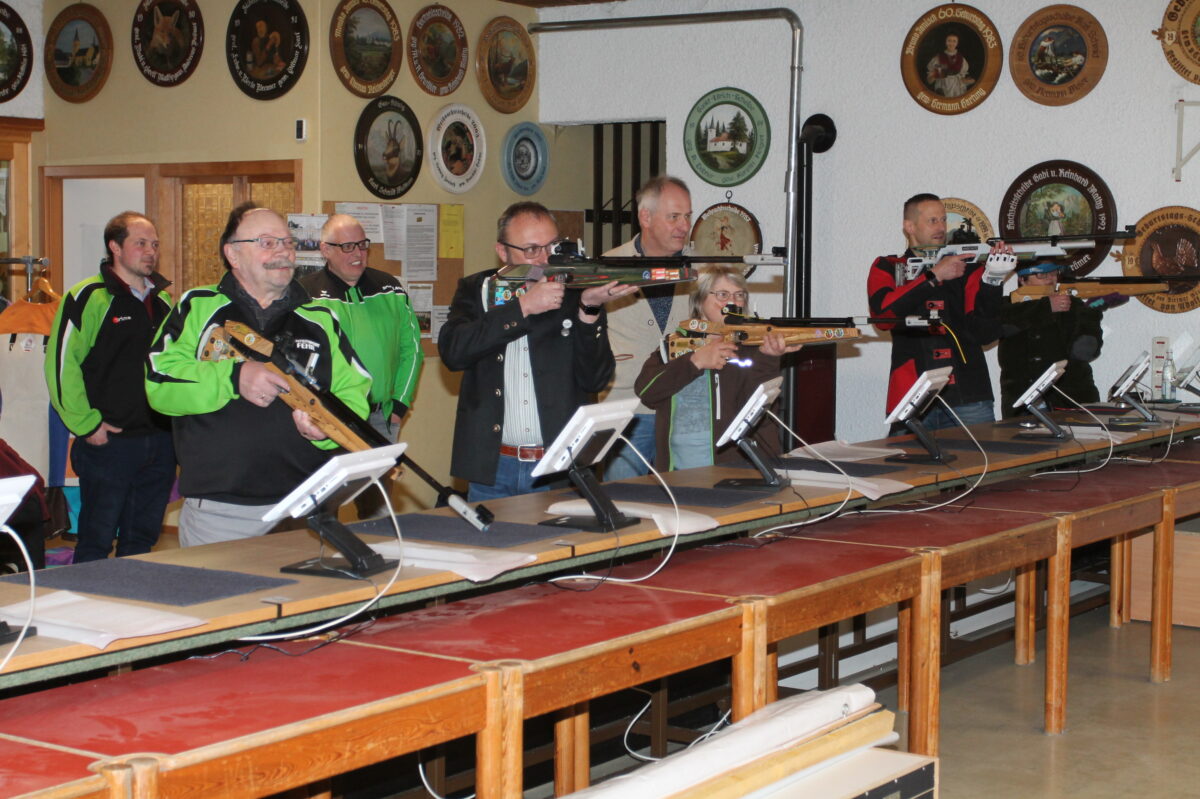Der Schützenmeister lädt zum Gartenfest