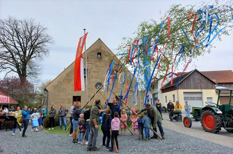 Kinder-Maibaum in Münchsreuth