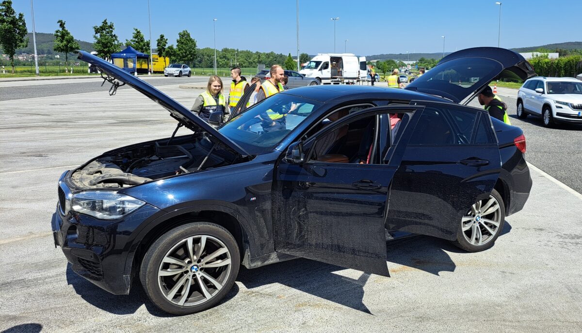 Großkontrolle auf der A93