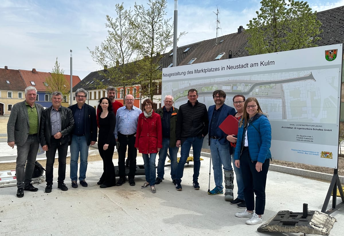 SPD-Kreisräte begeistert von Neugestaltung des Marktplatzes in Neustadt am Kulm