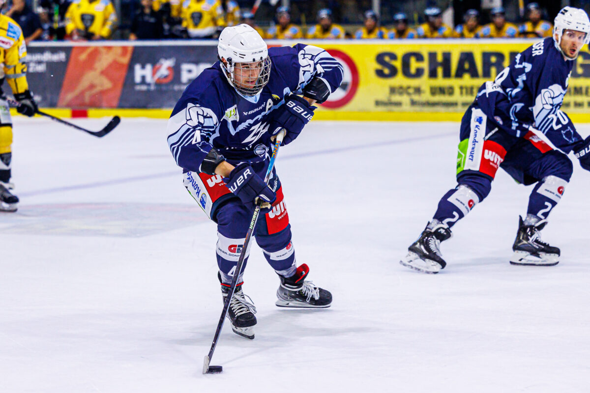 Blue Devils verabschieden langjährigen Stürmer und echtes Eigengewächs